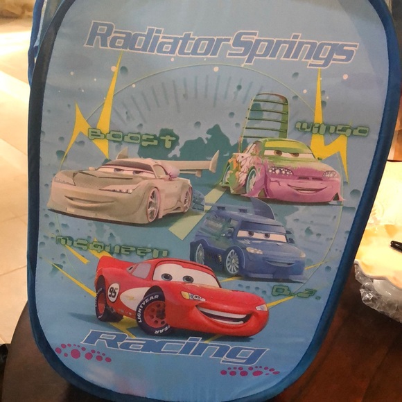 🚙 Disney Cars Radiator Springs Popup Laundry Basket, three-sides mesh & handles - Picture 1 of 10